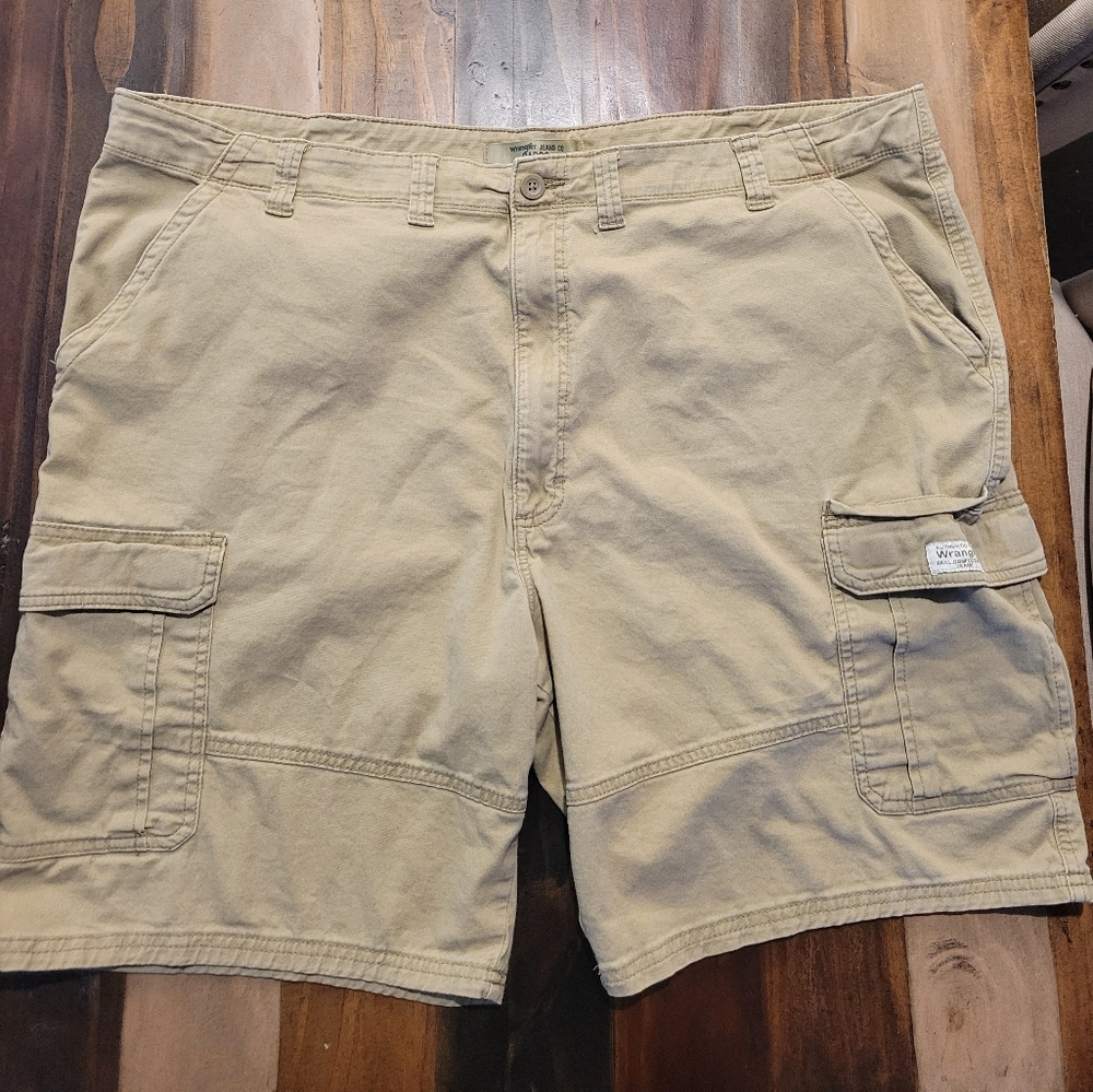 Mens Wrangler Cargo Shorts, Size 46